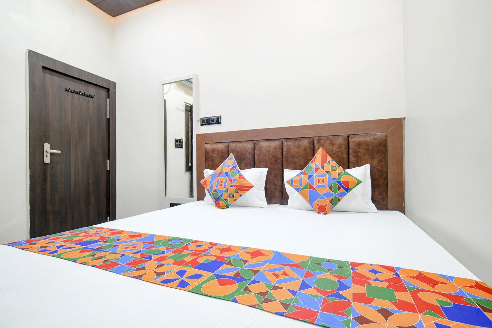 Fabhotel Shiva Grand Ujaim Exterior foto