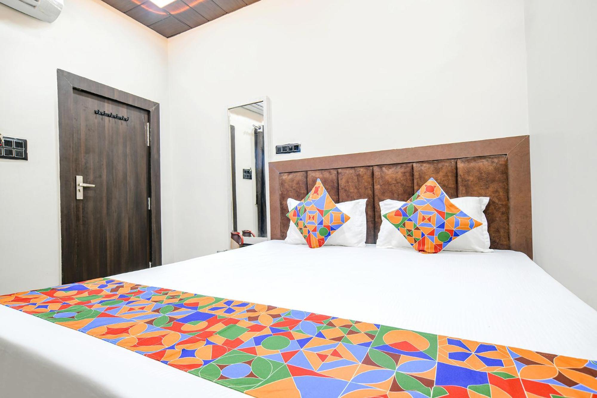 Fabhotel Shiva Grand Ujaim Exterior foto